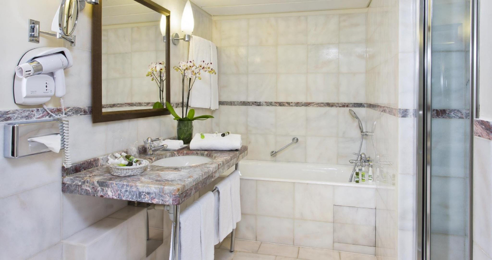 Bathroom 3, Le Pera Hotel, Paris