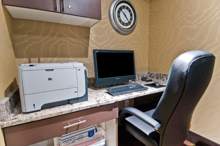 Public Area 2, Hampton Inn & Suites Pauls Valley, Garvin