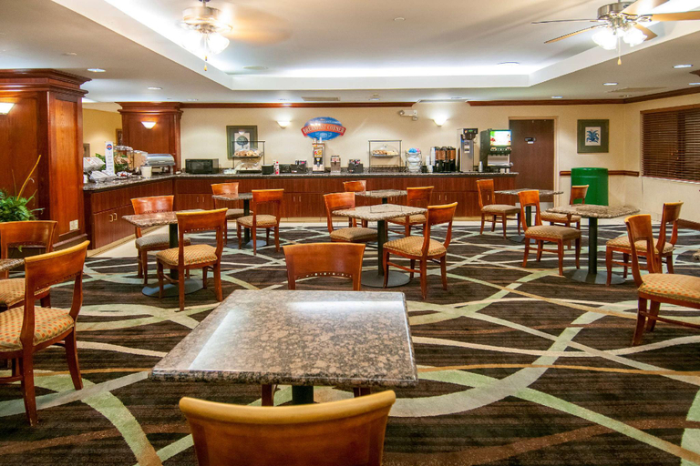 Food & Drinks 5, Baymont by Wyndham Jackson/Ridgeland, Hinds