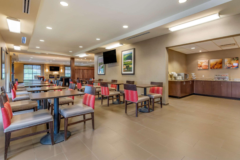Food & Drinks 3, Comfort Inn PA Turnpike - I-81, Cumberland