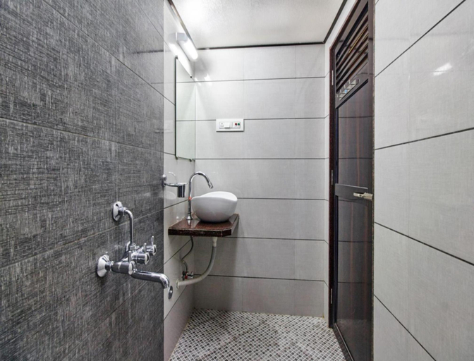 Others 4, Hotel Oasis, Mumbai City