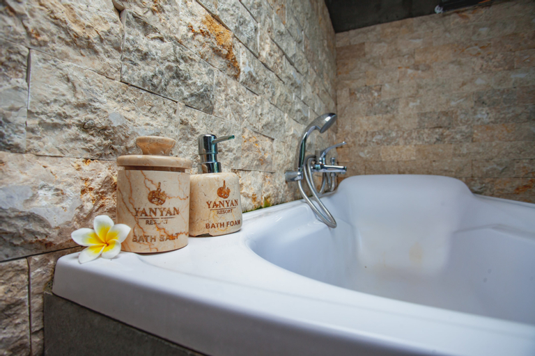Bathroom 13