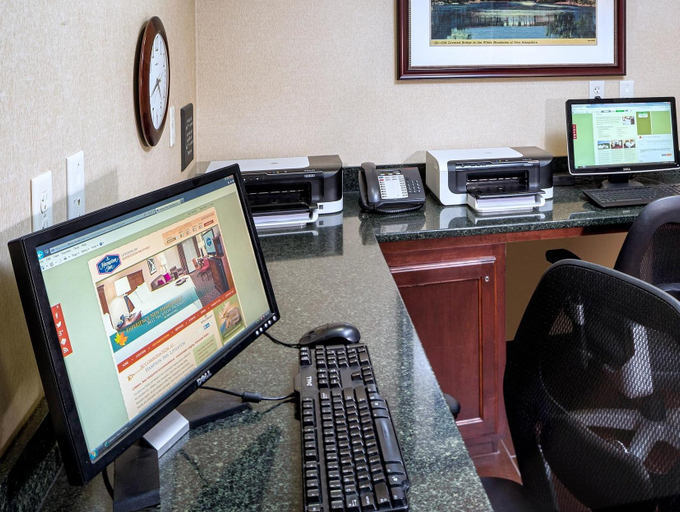 Public Area 2, Hampton Inn Littleton, Grafton