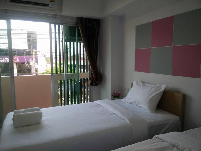 Bedroom 4, J R Mansion On Nut 25, Suan Luang