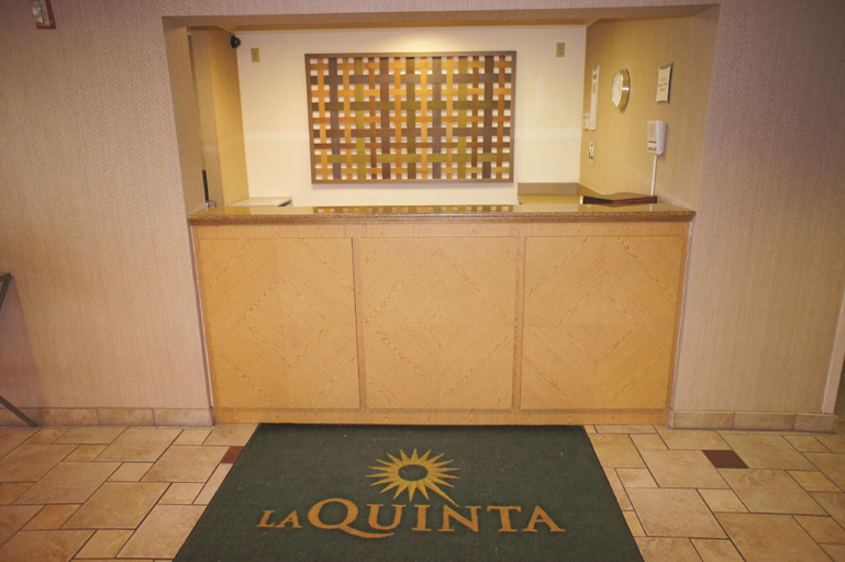 Public Area 2, La Quinta Inn & Suites by Wyndham Plattsburgh, Clinton