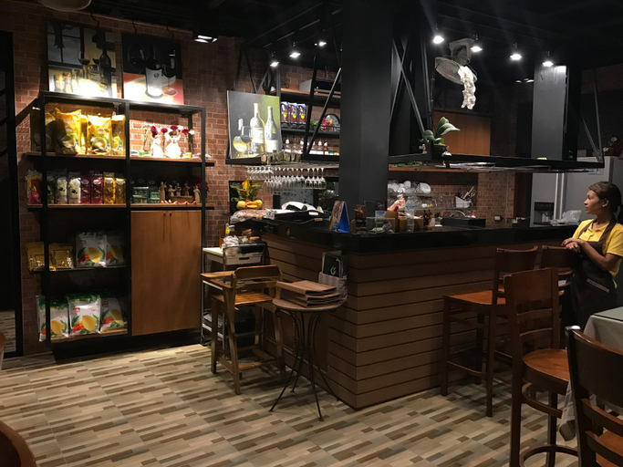 Food & Drinks 5, David Residence, Pulau Phuket