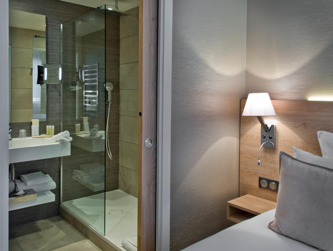 Bathroom 5, Golden Tulip Sophia Antipolis, Alpes-Maritimes