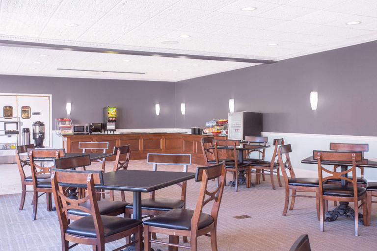 Food & Drinks 5, Hawthorn Extended Stay by Wyndham Conyers, Rockdale
