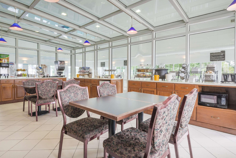 Food & Drinks 5, Baymont by Wyndham Washington, Daviess