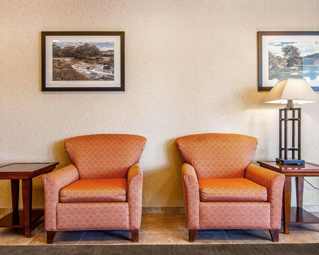 Public Area 2, Comfort Inn & Suites Creswell, Lane