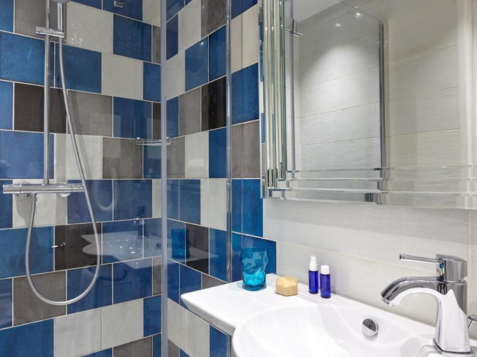 Bathroom 4, Miramar Paris, Paris