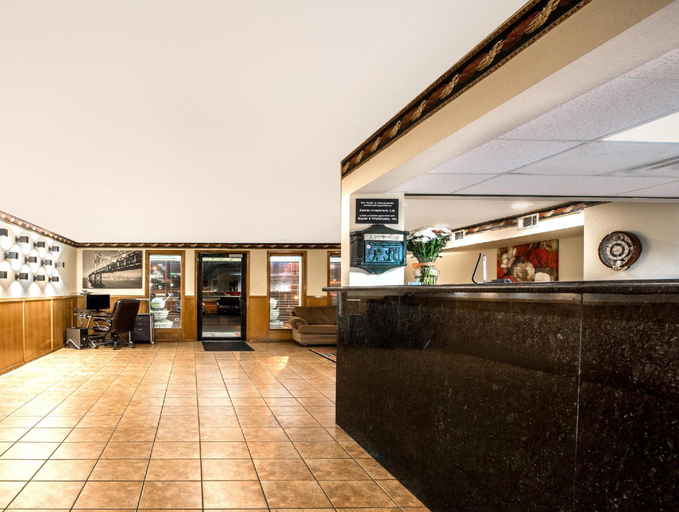 Public Area 2, Super 8 by Wyndham Waco University Area, McLennan