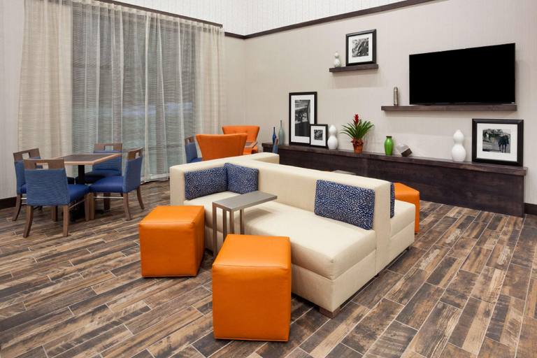 Public Area 2, Hampton Inn & Suites Sioux City South, Woodbury