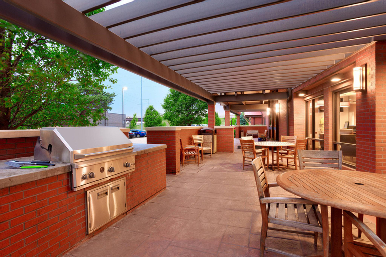 Food & Drinks 4, TownePlace Suites Omaha West, Douglas