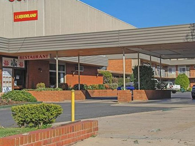 Exterior & Views 26