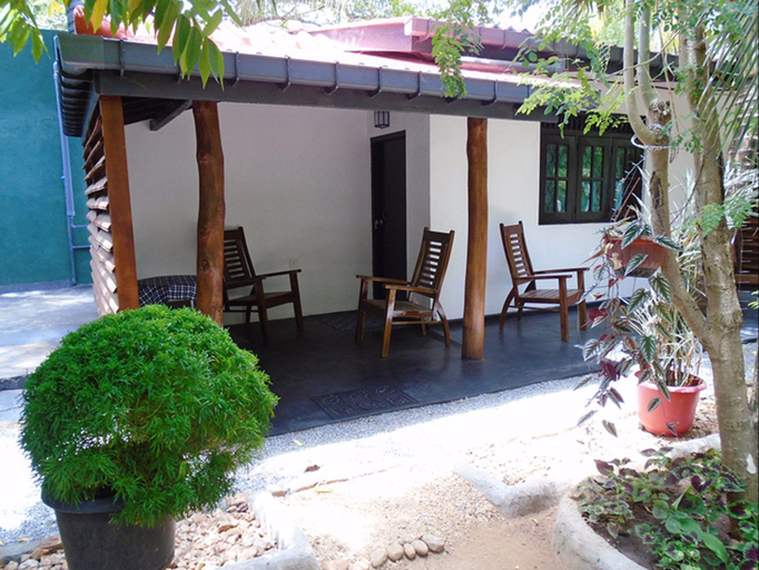 Others 4, Living inn Polonnaruwa, Thamankaduwa