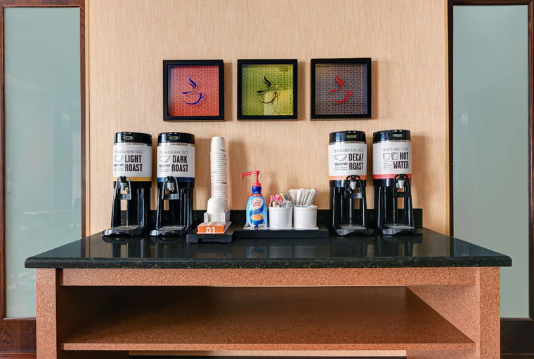 Food & Drinks 5, Hampton Inn Deming, Luna