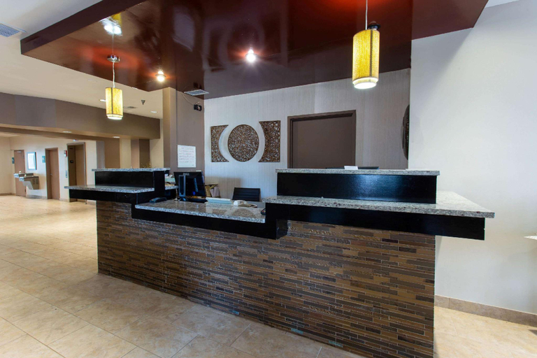 Public Area 3, Ramada by Wyndham Glendale Heights/Lombard, Dupage