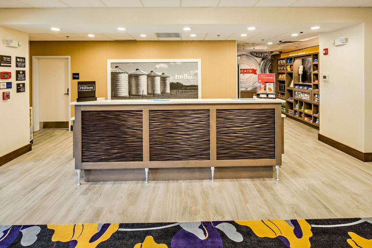 Public Area 2, Hampton Inn & Suites Ashland, Ashland