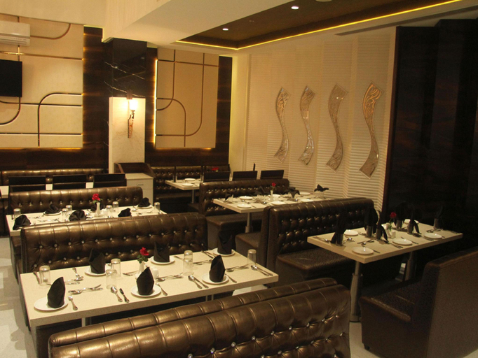 Food & Drinks, Hotel Beacon T2, Mumbai Suburban