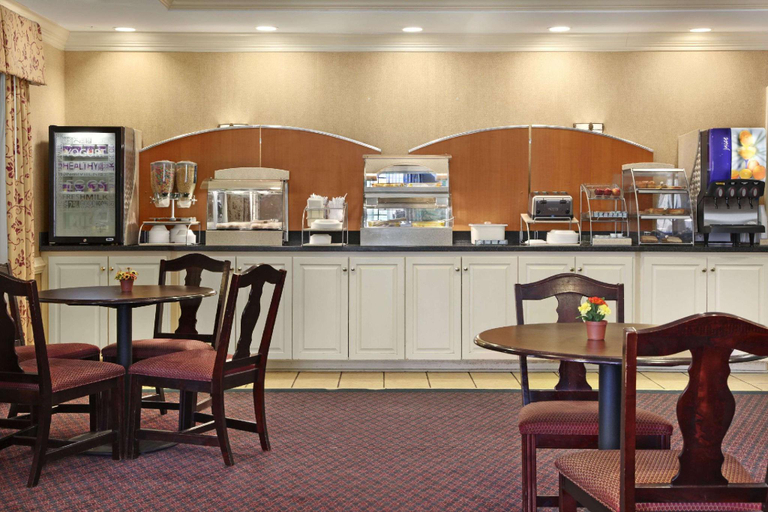 Food & Drinks 5, Days Inn by Wyndham Alta Vista, Campbell