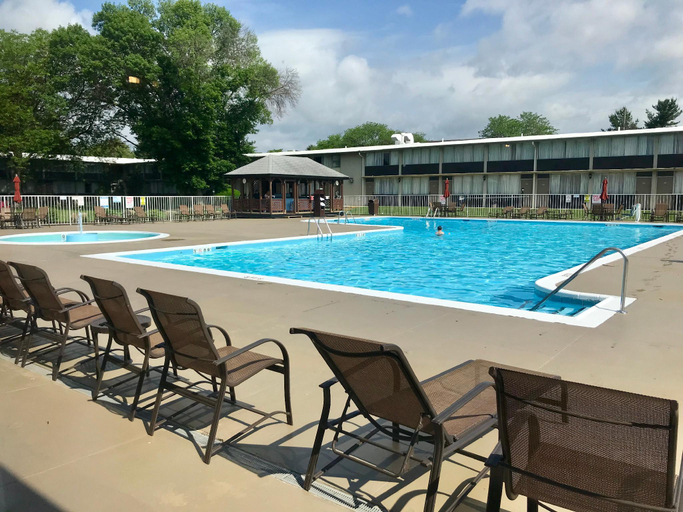 Sport & Beauty, SureStay Plus Hotel by Best Western Lehigh Valley, Northampton