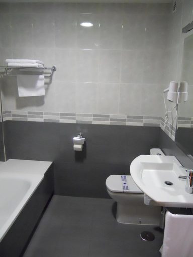 Bathroom 4, Hotel Europa Arteixo, A Coruña