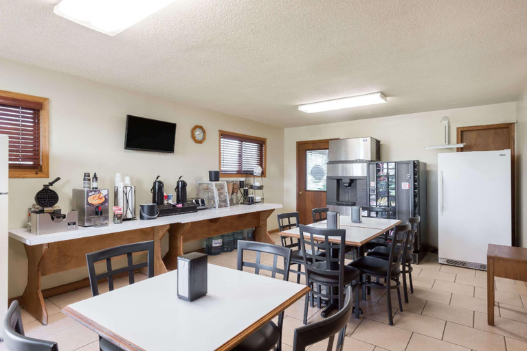 Food & Drinks 5, Americas Best Value Inn Chanute, Neosho