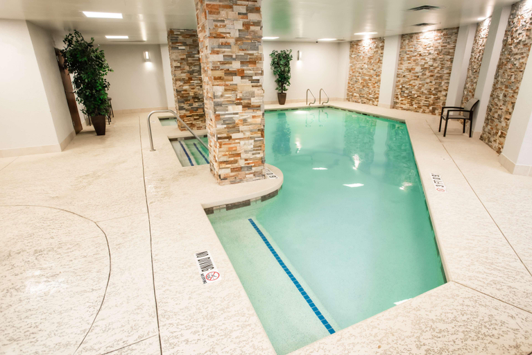 Sport & Beauty 2, Embassy Suites by Hilton Austin Downtown South Con, Travis