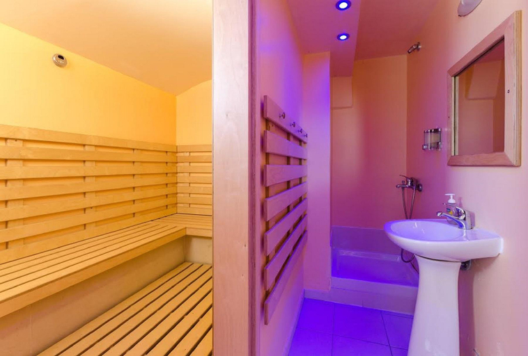 Bathroom 5, Estate Kares, Crete
