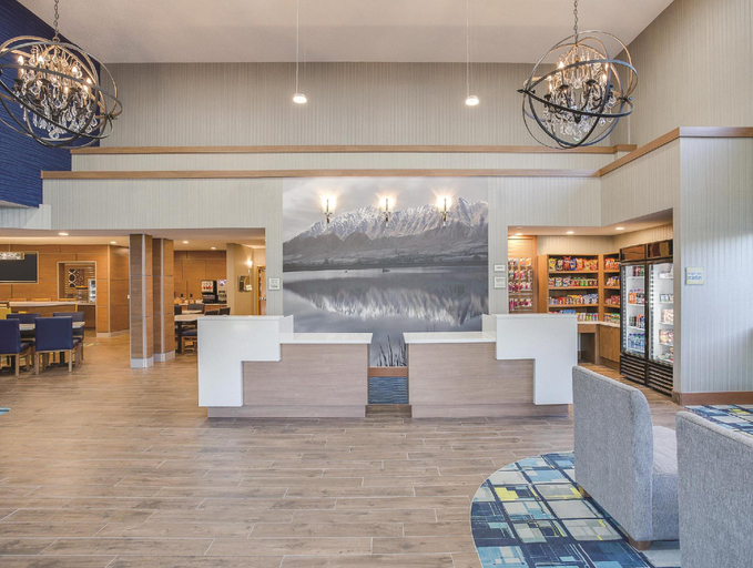 Public Area 2, La Quinta Inn & Suites by Wyndham Logan, Cache