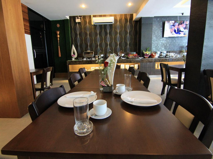 Food & Drinks 5, Inn Residence Serviced Suites, Pattaya