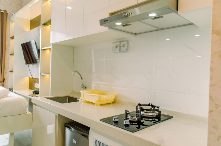 Others 2, Cozy and Minimalist Studio at Sky House BSD Apartment By Travelio, Tangerang Selatan