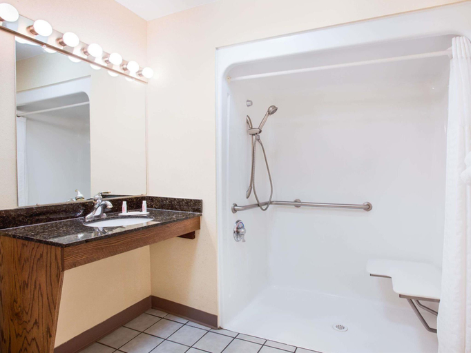 Bathroom 4, Baymont by Wyndham Forest City, Rutherford