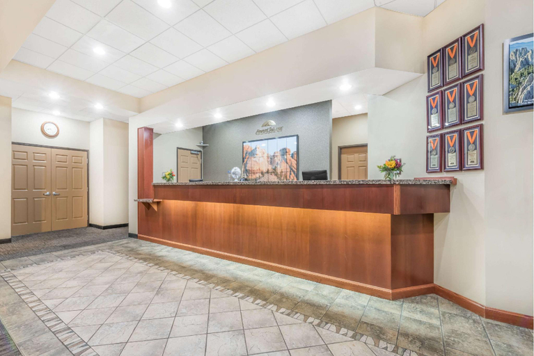 Public Area 2, Elevation Inn & Suites, Trademark Collection by Wyndham, Pennington