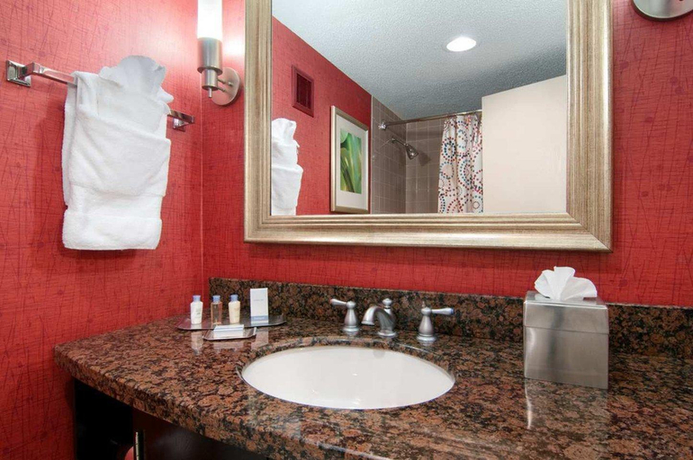 Bathroom 4, DoubleTree by Hilton Hotel Columbus, Muscogee