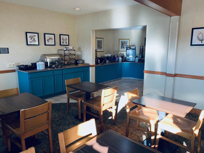 Food & Drinks 5, Country Inn & Suites by Radisson, York, PA, York