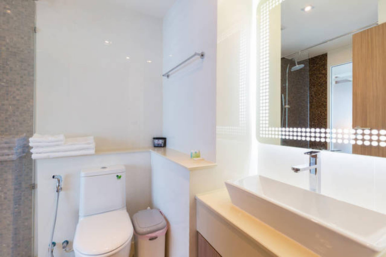 Bathroom 4, Nam Talay Jomtien Beach - Rooftop Ocean View - Close to Beach, Pool & Gym, Pattaya