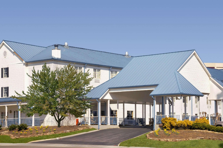 Exterior & Views 1, Ramada by Wyndham Pigeon Forge North, Sevier