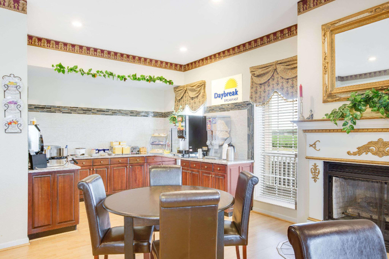 Food & Drinks 5, Days Inn By Wyndham Trumann Ar, Poinsett