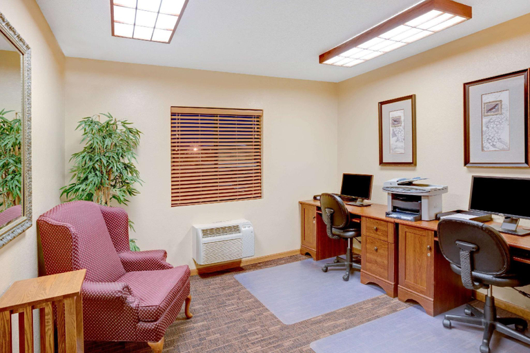 Public Area 2, Super 8 by Wyndham Aberdeen East, Brown