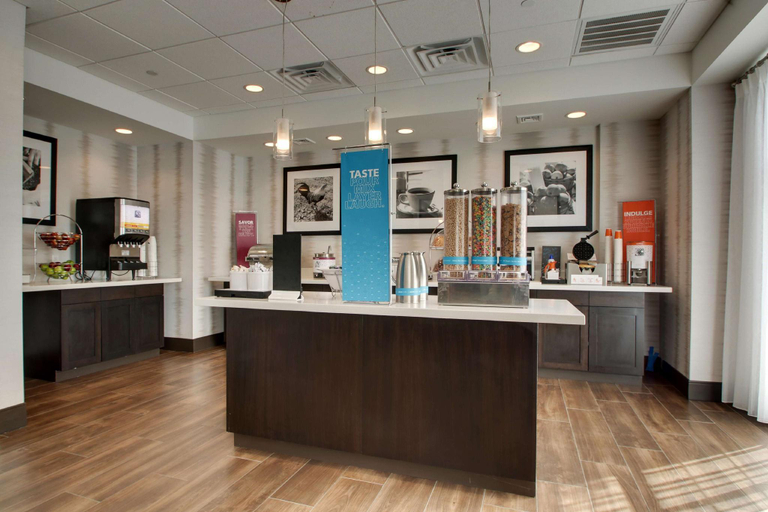 Public Area 2, Hampton Inn Pawtucket, Providence