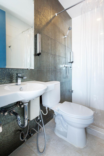 Bedroom 4, 128 Room And Massage, Khlong Toey