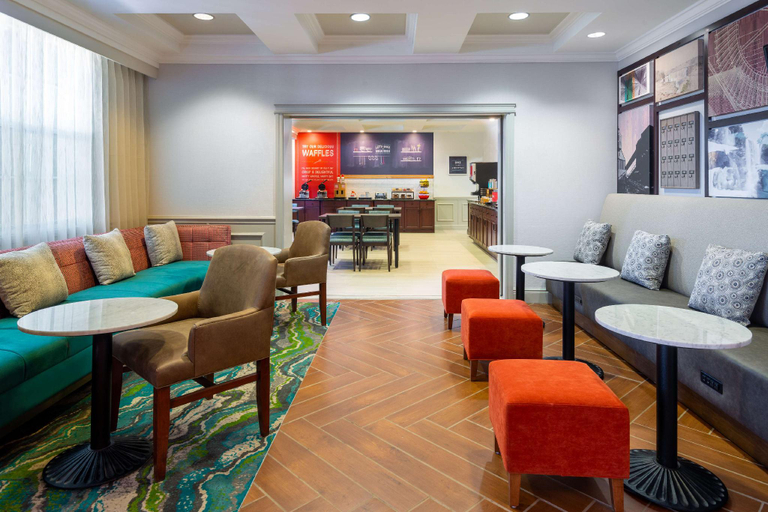 Food & Drinks 5, Hampton Inn Buffalo-Williamsville, Erie