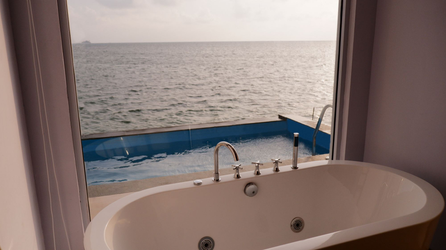 Bathroom 5, One of A Kind Resort @Trikora Beach - Bintan, Bintan Regency