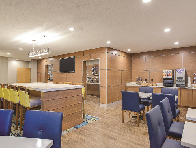 Food & Drinks 5, La Quinta Inn & Suites by Wyndham Logan, Cache