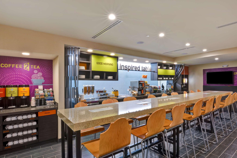Food & Drinks 5, Home2 Suites by Hilton Baytown, Harris