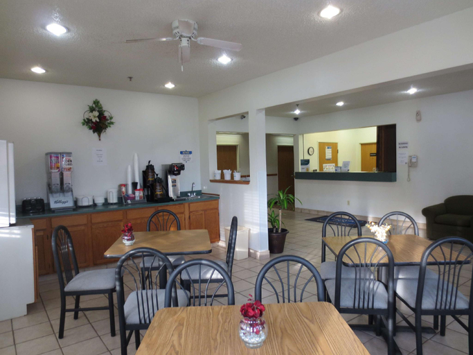 Food & Drinks, Americas Best Value Inn Carrollton, Carroll