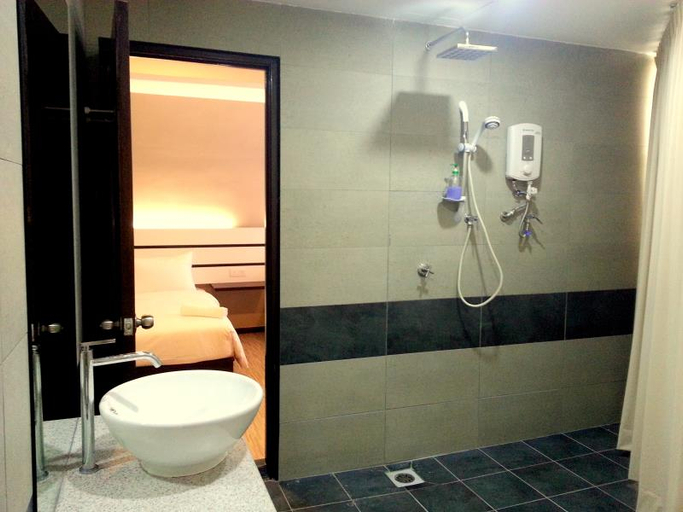 Bathroom 3, Grand Kapar Hotel Kuala Selangor, Kuala Selangor