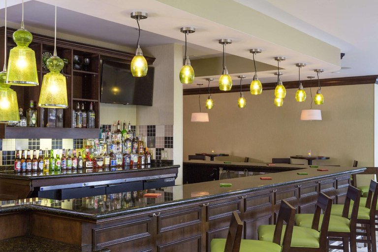 Food & Drinks 5, Hilton Garden Inn Hampton Coliseum Central, Hampton